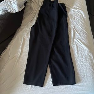 Black Lululemon cropped pants. Great condition! Size 10.